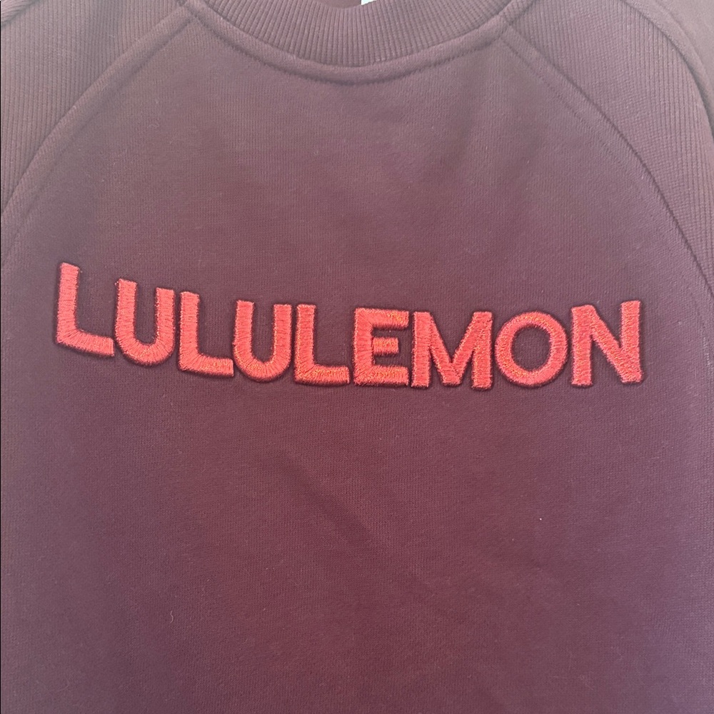NWT Soldout Lululemon Athletica Scuba Pullover in Garnett with Spellout - Picture 4 of 6